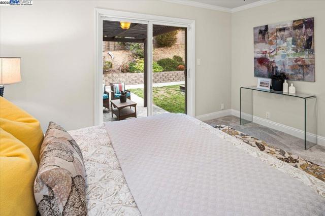 25631 Paul Ct, Hayward CA: https://media.crmls.org/mediaz/d43aff59-d5e4-4370-8fcd-15ebce360dc5.jpg