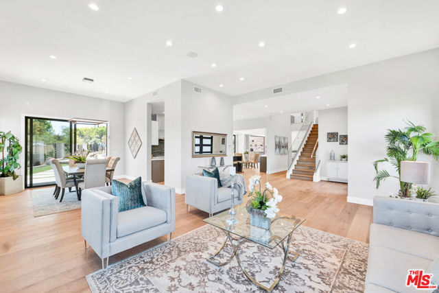 16930 Encino Hills Drive photo 5