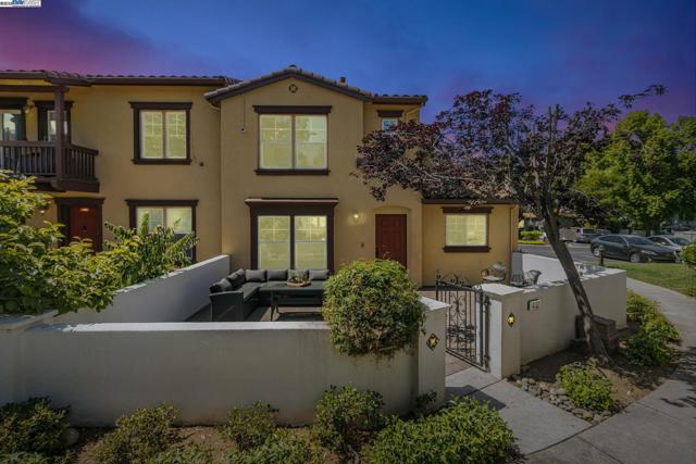 4182 Lautrec Dr, San Jose CA: https://media.crmls.org/mediaz/d43b5a08-d225-49a8-b2fc-38b961dbb094.jpg
