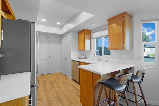120 Marks Drive, Hollister CA: https://media.crmls.org/mediaz/d43b6682-b7b5-45e7-a273-201a7eb75df8.jpg