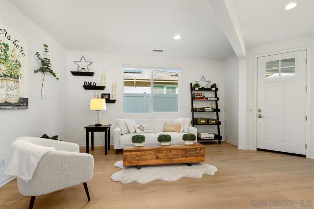 32082 Sedge Way, Temecula CA: https://media.crmls.org/mediaz/d43b8796-ffce-4bc0-b2c3-1b0c418b1dad.jpg