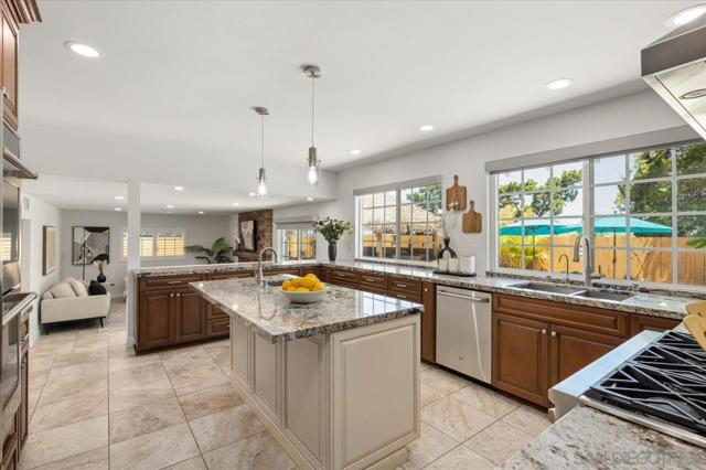 5865 Snowbond Ct, San Diego CA: https://media.crmls.org/mediaz/d43b9023-dc3a-4f05-9a5d-71130c985acc.jpg