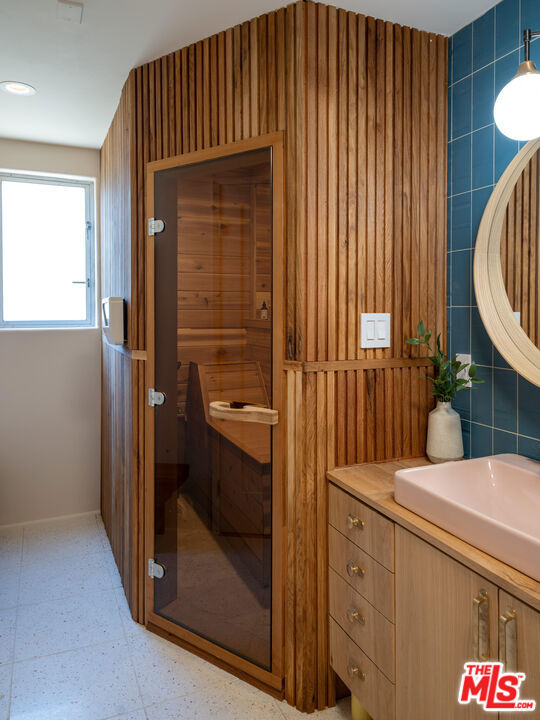 1333 E Palmer Avenue, Glendale CA: https://media.crmls.org/mediaz/d43c6100-9824-4b33-a952-7aa333c03695.jpg