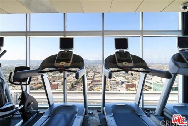 3810 Wilshire Boulevard, Los Angeles CA: https://media.crmls.org/mediaz/d43c6c0b-1c6f-49e3-8567-f3e81ff52d3d.jpg