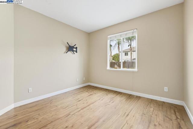 1413 Angus St, Patterson CA: https://media.crmls.org/mediaz/d43c891b-01b4-44fc-abd5-3a2b040194ab.jpg