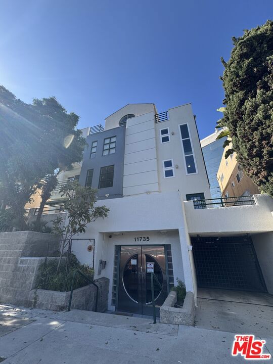 Drew Fenton | 11735 Dorothy Street Los Angeles CA | MLS: 7441059 Drew Fenton | 11735 Dorothy Street Los Angeles CA | MLS: 7441059