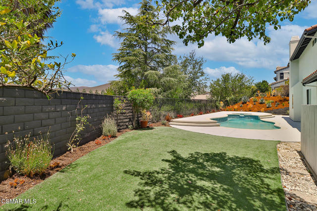 3327 Olivegrove Place, Thousand Oaks CA: https://media.crmls.org/mediaz/d43dc7d8-42bc-45c5-9abb-2dd2d754d84e.jpg