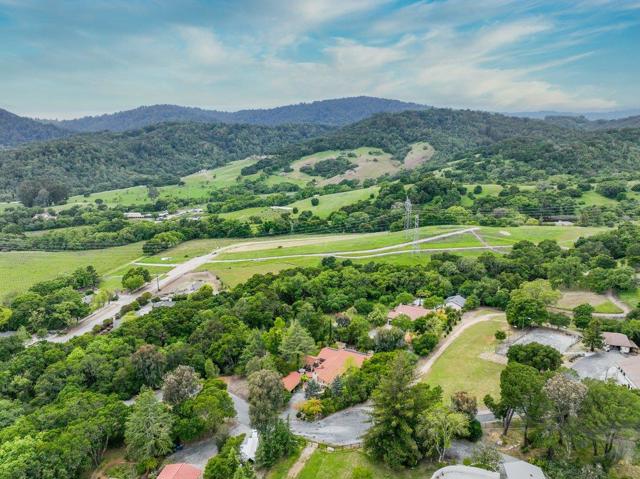 8103 Crestview Court, Gilroy CA: https://media.crmls.org/mediaz/d43ddc64-e2ea-4c10-867d-9d226310671a.jpg