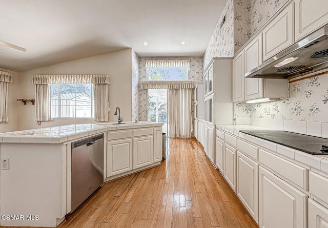 cFamily and Kitchen8