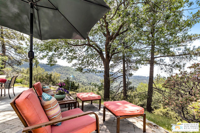 21395 Highway 243, Idyllwild CA: https://media.crmls.org/mediaz/d43e8c46-c8e7-4a7b-adde-20ffc5424af0.jpg
