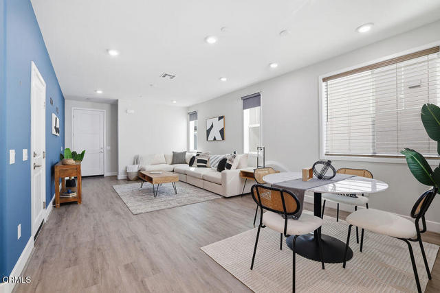 Detail Gallery Image 6 of 49 For 3067 Harrison Ln, Simi Valley,  CA 93065 - 3 Beds | 2/1 Baths