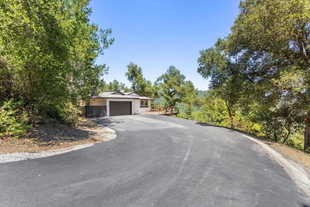 17060 Lon Road, Los Gatos CA: https://media.crmls.org/mediaz/d43f6689-7b90-4b78-bae4-59ed361927db.jpg
