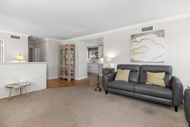 Detail Gallery Image 8 of 31 For 3298 Mercer Ln, San Diego,  CA 92122 - 3 Beds | 2 Baths