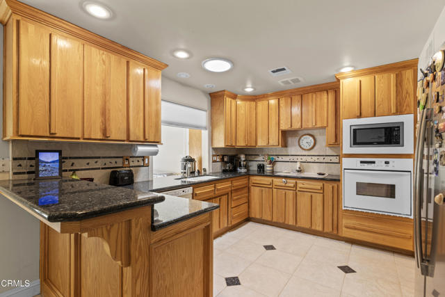 Detail Gallery Image 11 of 45 For 30100 Sunland Way, Tehachapi,  CA 93561 - 3 Beds | 2 Baths