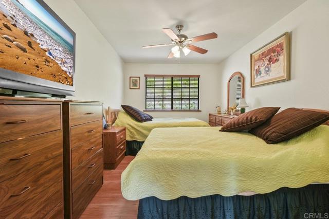 Image 21 of 43 For 39295 De Luz Road