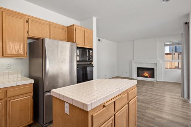 12305 Crisscross Ln, San Diego CA: https://media.crmls.org/mediaz/d4408363-02e6-4b3f-8c9c-30a48de5ca0b.jpg