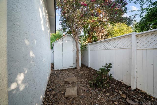 2297 1/2 Orchard Ave, El Cajon CA: https://media.crmls.org/mediaz/d440848a-0649-487a-bc84-ed57ccc8978a.jpg