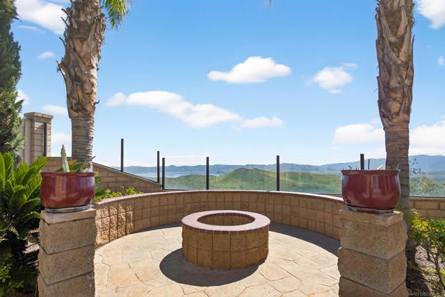 Image 51 of 73 For 18410 Lakepointe Dr