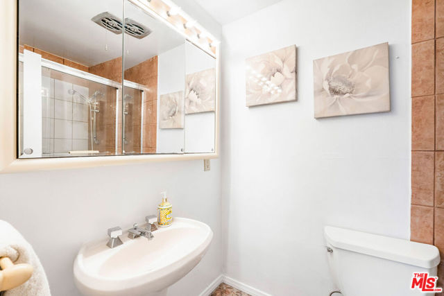 4730 Asteria Street, Torrance CA: https://media.crmls.org/mediaz/d44149c4-da3a-4541-b9d2-321a6e651f45.jpg