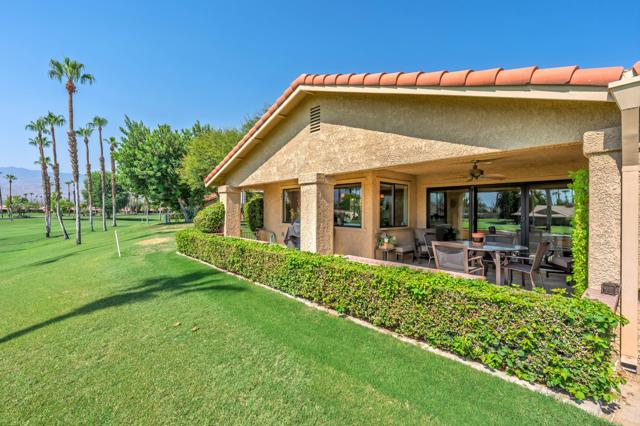 49 Camisa Lane, Palm Desert CA: https://media.crmls.org/mediaz/d4417968-8298-4465-bd9e-8218869cb265.jpg
