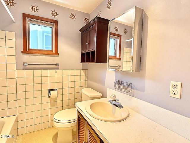 106 Los Angeles Avenue, Oxnard CA: https://media.crmls.org/mediaz/d441a911-b9d0-4602-87b8-d4e7ffd3fb2e.jpg