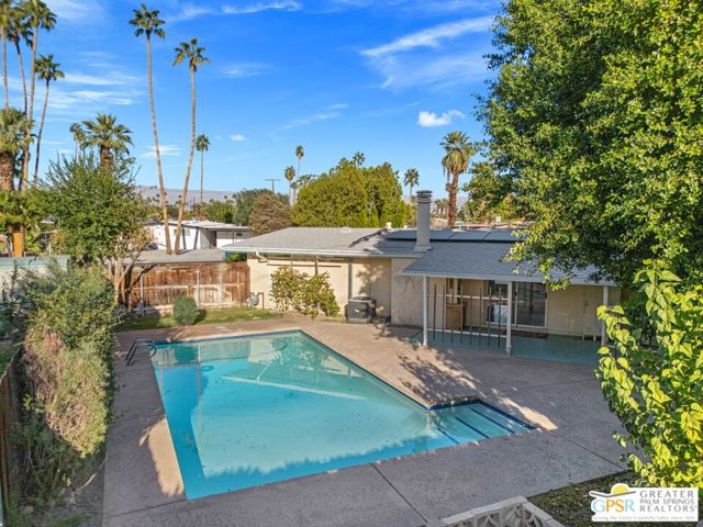 74127 Velardo Drive, Palm Desert CA: https://media.crmls.org/mediaz/d441d1b0-ba19-49ef-9e9d-fe9dda12391e.jpg