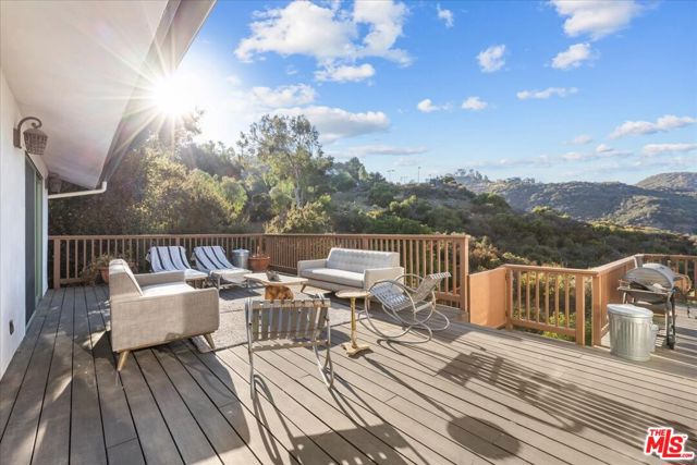 2373 Tuna Canyon Road, Topanga CA: https://media.crmls.org/mediaz/d441d329-b209-4e24-9bf8-0407f08a740f.jpg