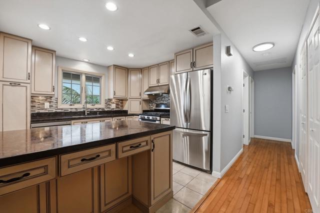 Detail Gallery Image 11 of 30 For 245 Smoke Tree Pl, Oceanside,  CA 92057 - 2 Beds | 2 Baths