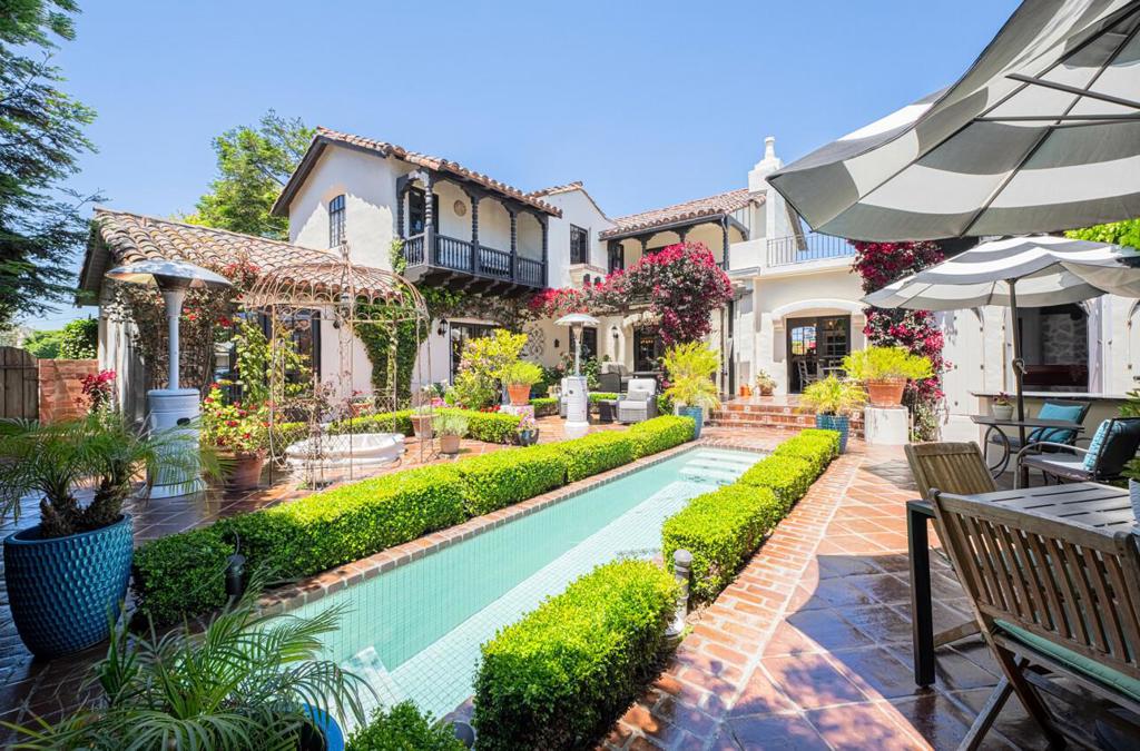 1 Santa Lucia Avenue