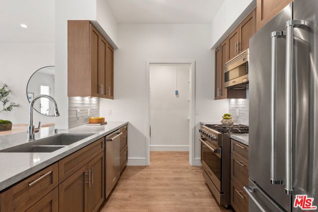 2300 Wilshire Boulevard, 219 photo 7