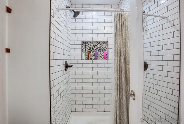 Image 25 of 44 For 4600 Lamont Street  212