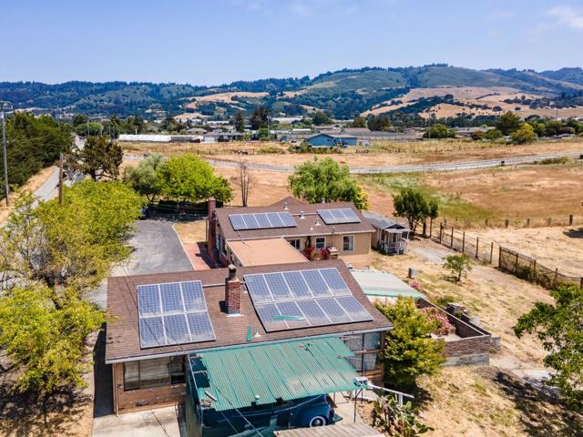 137 Whiting Road, Watsonville CA: https://media.crmls.org/mediaz/d443eae4-67d7-4e9a-9ee1-473702d98abf.jpg