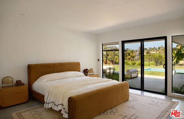 886 Teakwood Road, Los Angeles CA: https://media.crmls.org/mediaz/d44428f6-d46c-4ab2-8341-bb81ce6f0401.jpg