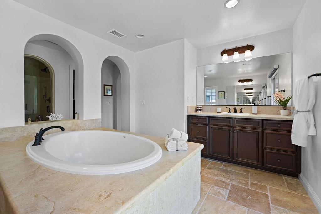 MLS #250043507SD image #39