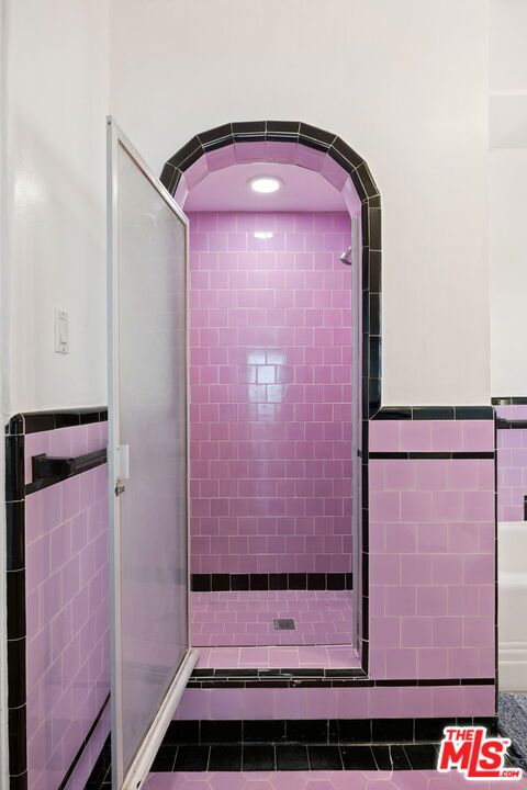 https://media.crmls.org/mediaz/d445a7f5-bb34-45cf-a6d2-d37251e11b4b.jpg?preset=X-Large