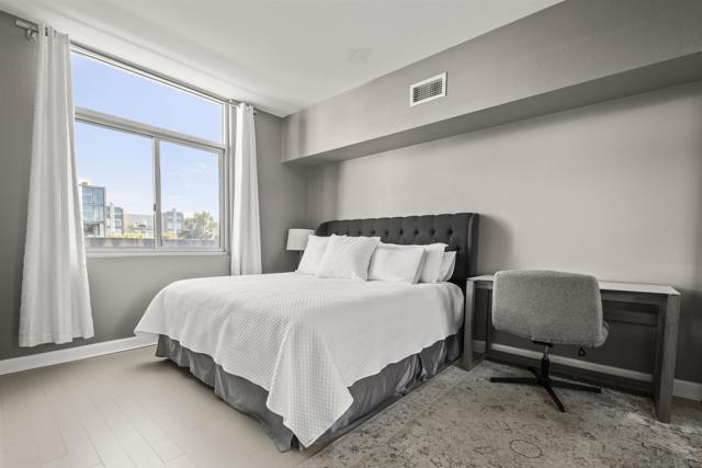 3788 Park Blvd, San Diego CA: https://media.crmls.org/mediaz/d445e1d3-1590-4d68-83d8-fac4caa62320.jpg