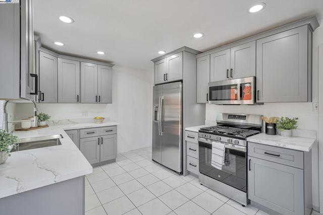 5232 Proctor Road, Castro Valley CA: https://media.crmls.org/mediaz/d4470d5f-d9d9-4ef9-b3ab-b47e6995f32f.jpg