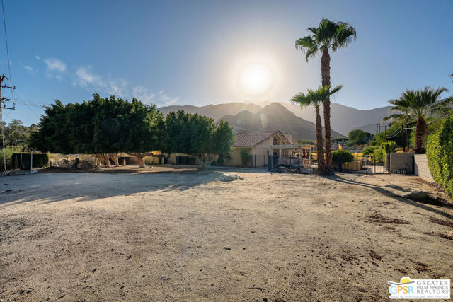 600 W Via Escuela, Palm Springs, CA 92262