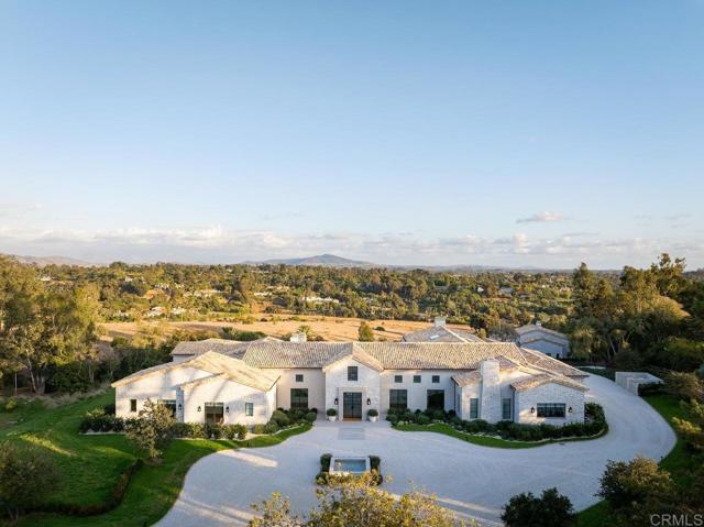 17845 Via de Fortuna, Rancho Santa Fe CA: https://media.crmls.org/mediaz/d447ab60-0de2-45bb-ad92-cb8dae4802be.jpg