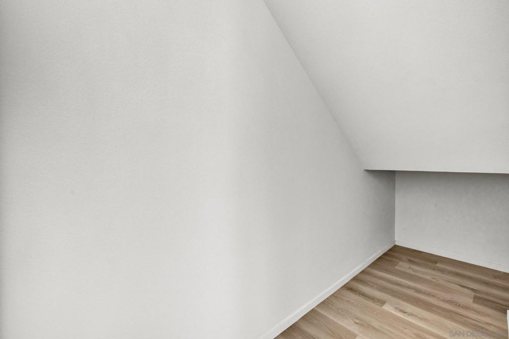 https://media.crmls.org/mediaz/d447d6da-a130-4eca-a20f-e56a92ede638.jpg?preset=X-Large