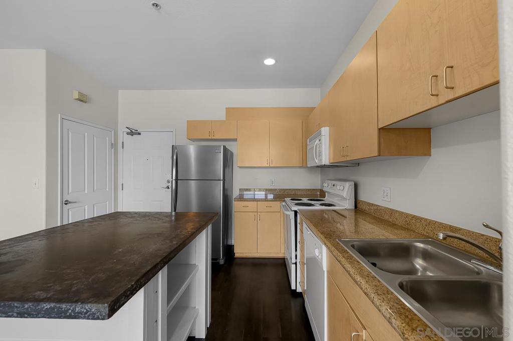 1501 Front St - photo 7