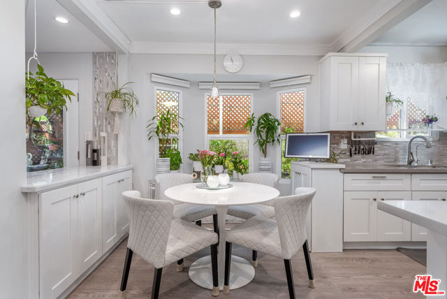 461 N St Andrews Place, Los Angeles CA: https://media.crmls.org/mediaz/d448590f-3719-4255-b3a8-3ca43ea746a6.jpg