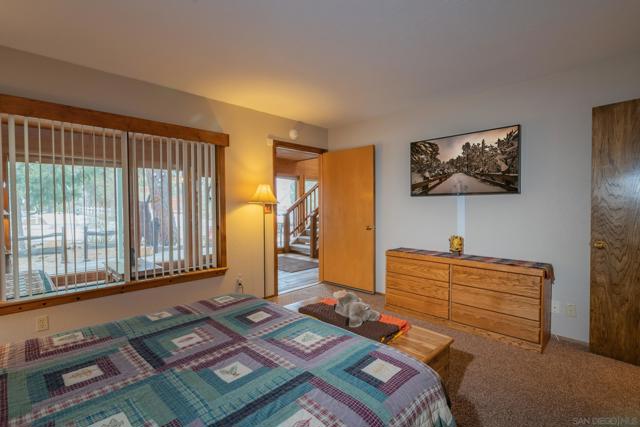 39470 Lake Dr, Big Bear CA: https://media.crmls.org/mediaz/d448c4f9-621b-4449-9780-a8f0e8366e09.jpg