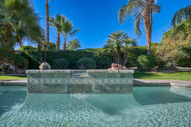 40747 Palm Court, Palm Desert CA: https://media.crmls.org/mediaz/d448f70a-45b4-4599-b7ee-91c3b9400101.jpg