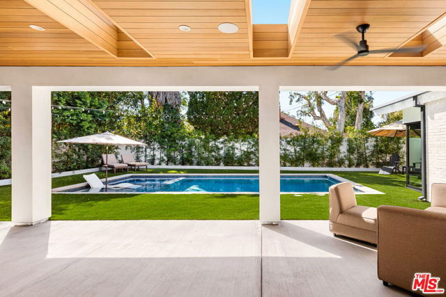 4961 Noeline Avenue, Encino CA: https://media.crmls.org/mediaz/d4493470-60a3-49f0-875c-c017e5ba7ee8.jpg