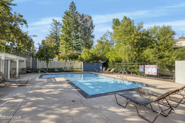 2190 Westshore Lane, Westlake Village CA: https://media.crmls.org/mediaz/d449863b-6a0c-4ddc-b3d5-965c75d88579.jpg