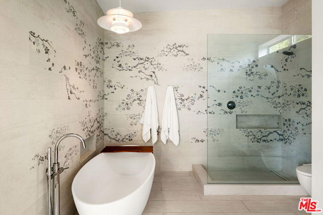 562 Stassi Lane, Santa Monica CA: https://media.crmls.org/mediaz/d449a36d-a1ca-4c79-b2d8-07c6ce3cc291.jpg