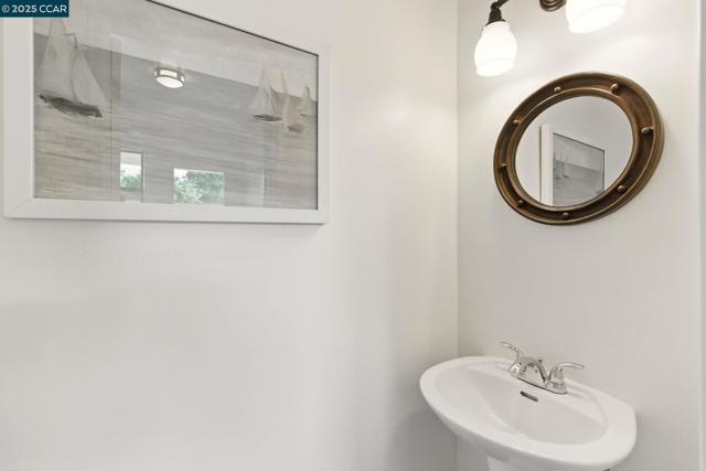 154 Selborne Way, Moraga CA: https://media.crmls.org/mediaz/d44a7dea-3f1d-4869-a487-9fd6b425276a.jpg