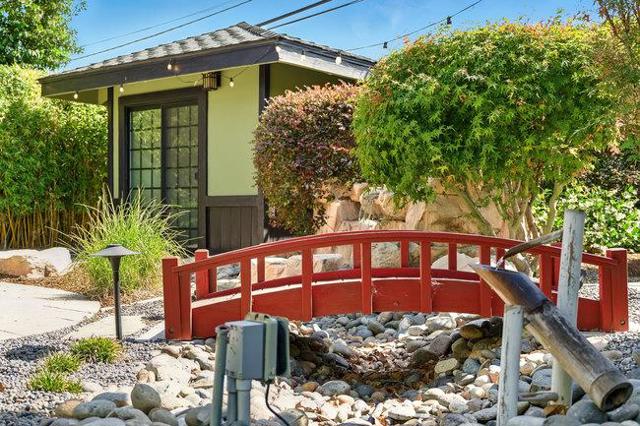 1943 Kentucky Street, Redwood City CA: https://media.crmls.org/mediaz/d44accb5-6917-4bef-a260-84ffd590fbc9.jpg