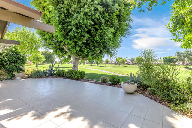 207 Bouquet Canyon Drive, Palm Desert, CA 92211